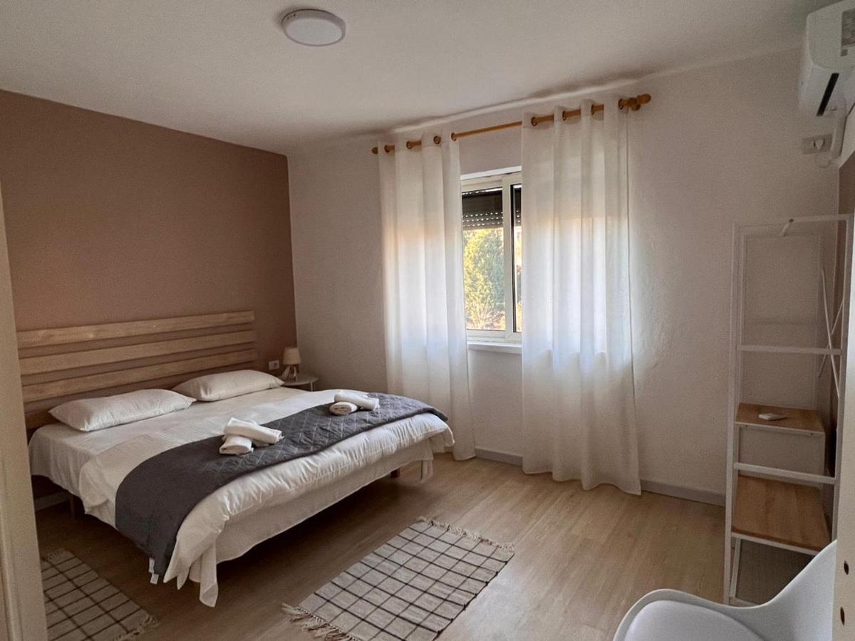 Centre Apartment In Shkodër Buitenkant foto